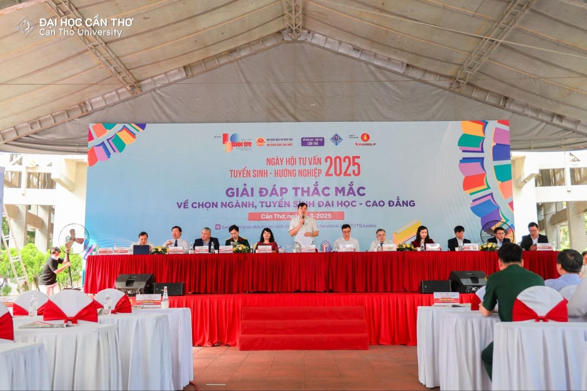 Ngày hội Tư vấn Tuyển sinh - Hướng nghiệp 2025: Cung cấp thông tin tuyển sinh mới, đồng hành cùng học sinh trước ngưỡng cửa đại học