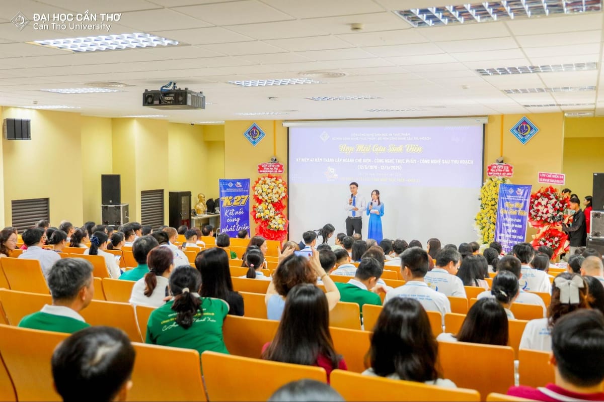 Kỷ niệm 47 năm ngày thành lập ngành Chế biến, Công nghệ thực phẩm và Công nghệ sau thu hoạch - Viện Công nghệ Sinh học và Thực phẩm