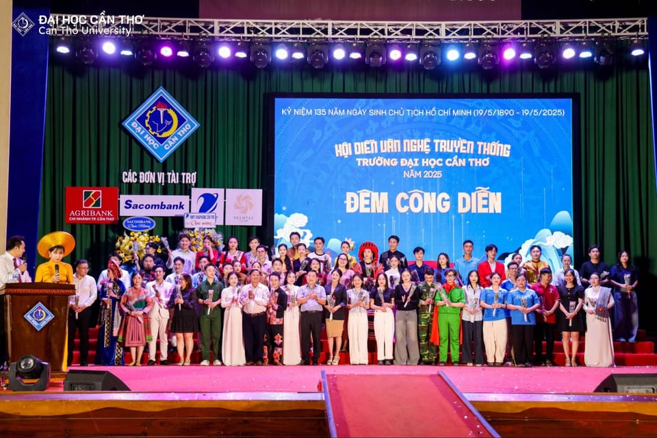 Tổng kết và trao giải Hội diễn Văn nghệ Truyền thống Trường Đại học Cần Thơ năm 2025