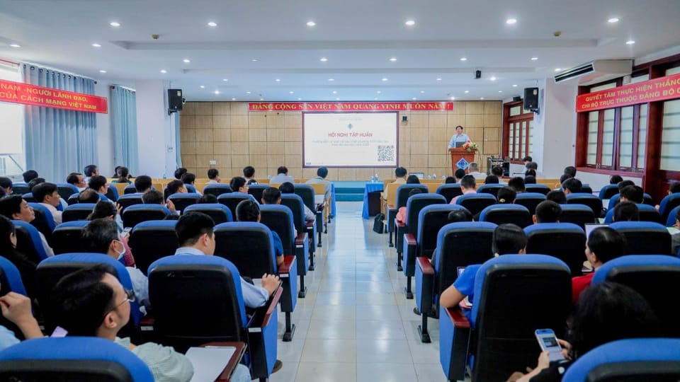 Trường Đại học Cần Thơ tổ chức hội nghị Hướng dẫn rà soát và cập nhật chương trình đào tạo trình độ đại học năm 2025